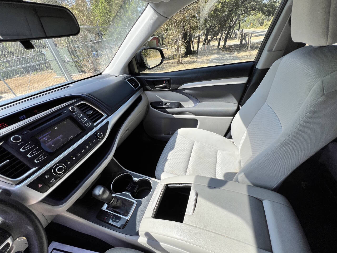 Used Car 2019 Toyota Highlander  Le 4dr Suv (2.7l I4) For Sale Under $20,000 In Austin, Texas