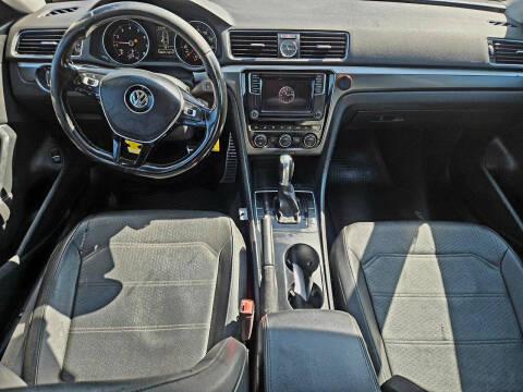2017 Volkswagen Passat 1.8T R-Line