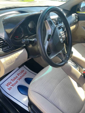 2017 Hyundai Accent SE