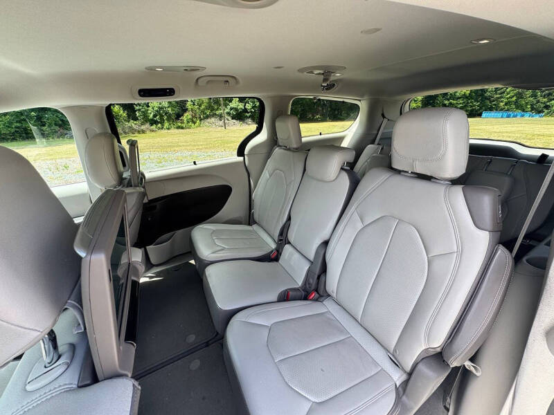 2017 Chrysler Pacifica Touring-L Plus