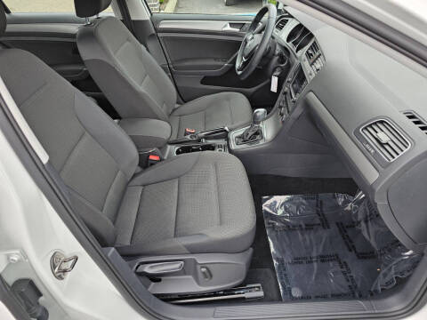 2017 Volkswagen Golf