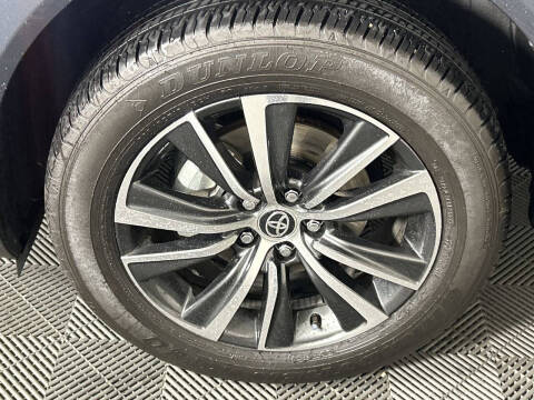 2024 Toyota Venza LE