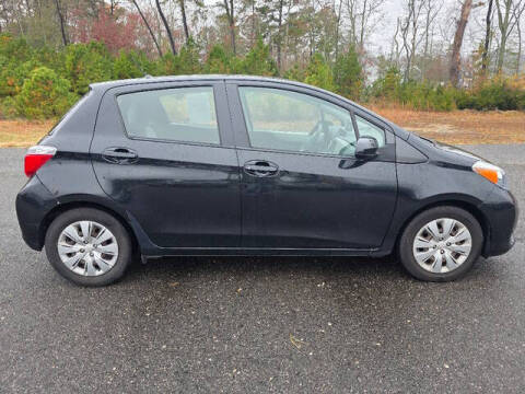 2012 Toyota Yaris 5-Door LE