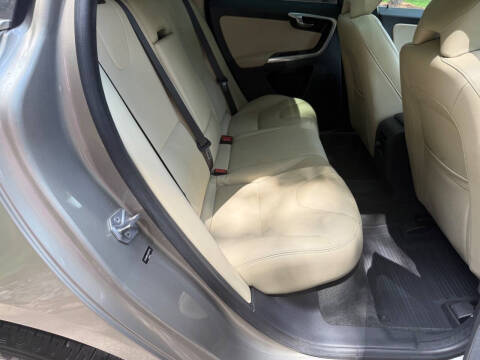 2016 Volvo XC60 T5 Drive-E Premier