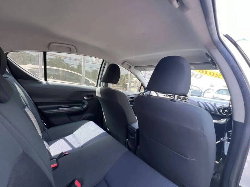 2016 Toyota Prius c Four