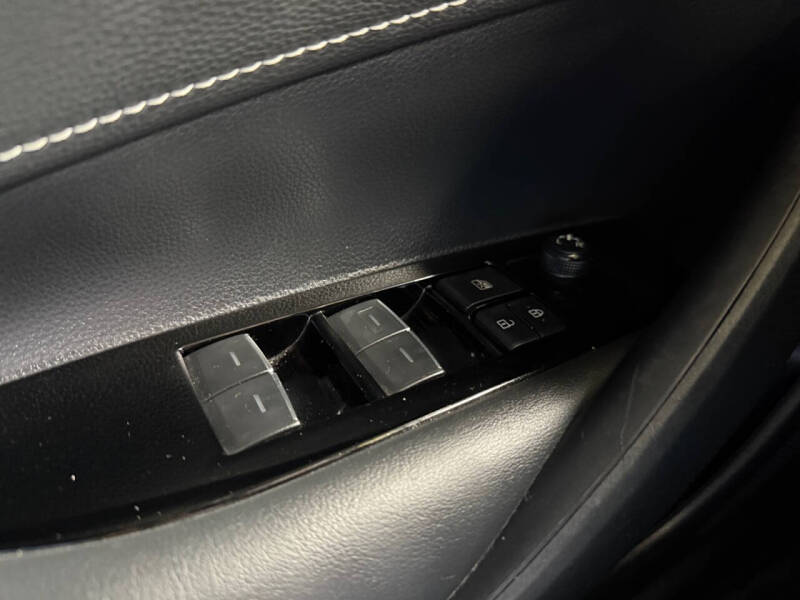 2023 Toyota Corolla Hatchback SE