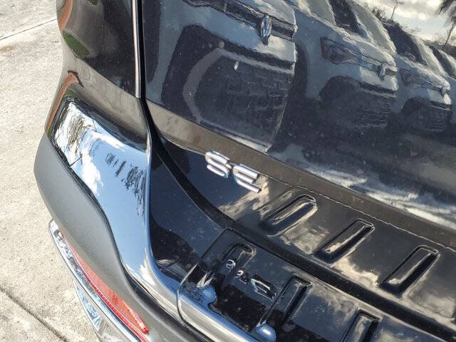 2025 Volkswagen Taos SE