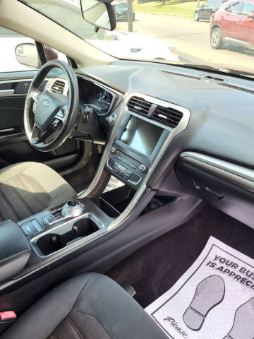 2017 Ford Fusion SE