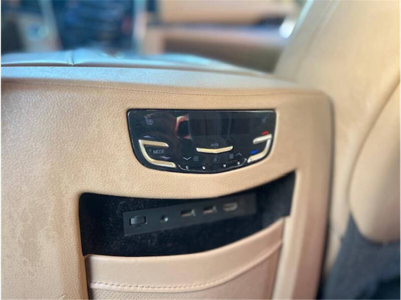 2018 Cadillac Escalade Platinum