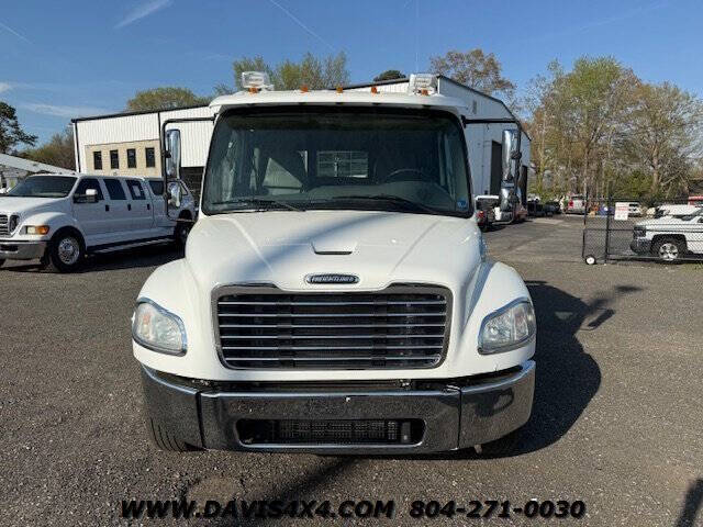 2017 Freightliner M2 106