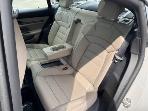 2025 Porsche Taycan 4