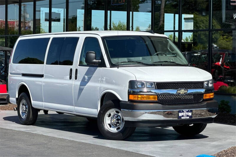 2024 Chevrolet Express LT 3500