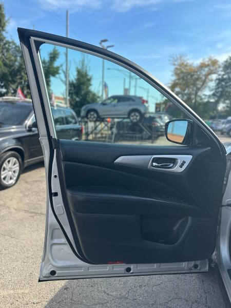 2017 Nissan Pathfinder Platinum