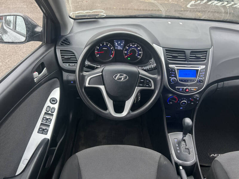 2013 Hyundai Accent GS