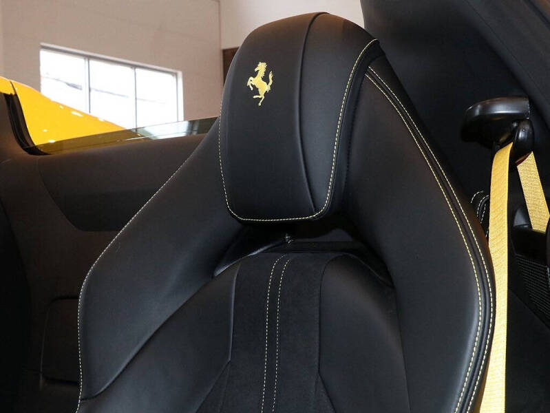 2021 Ferrari 812 GTS