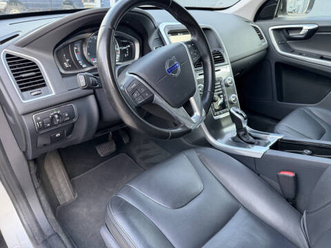 2016 Volvo XC60 T5 Drive-E Premier