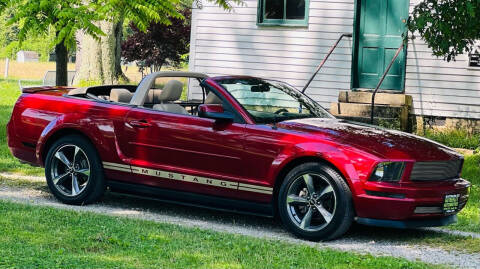 2007 Ford Mustang for sale at Gutberlet Automotive in Lowell OH