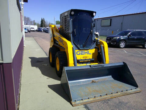 2016 GEHL R220