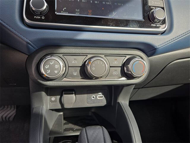 2025 Nissan Versa SV