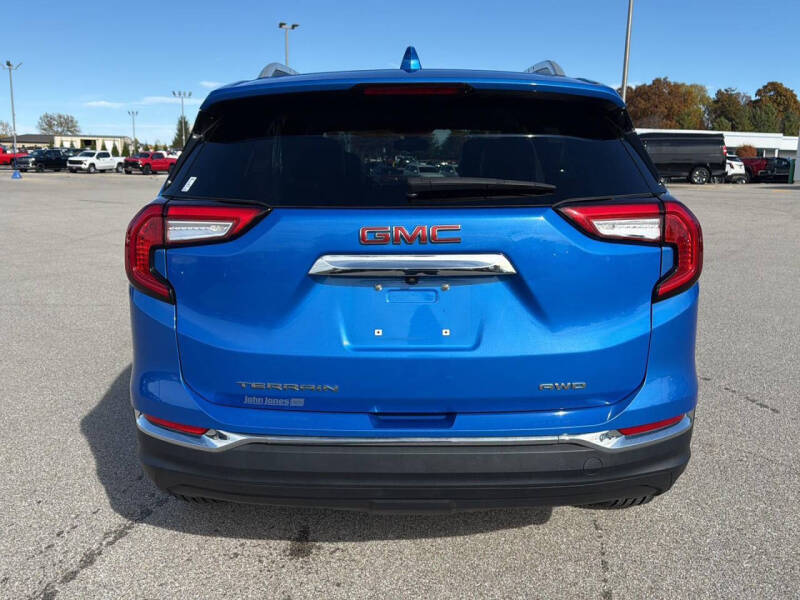 2024 GMC Terrain SLT