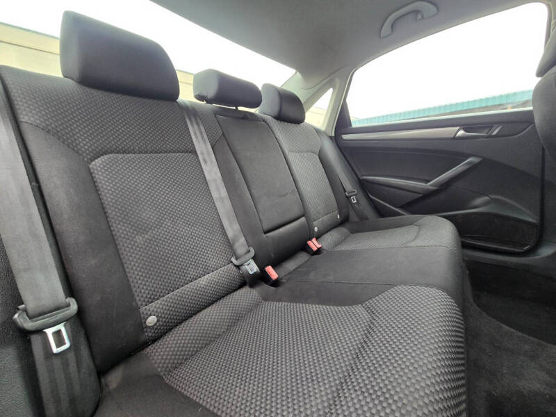 2012 Volkswagen Passat S PZEV