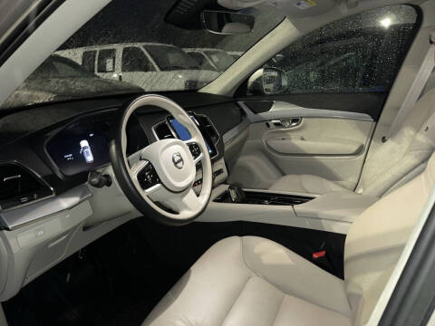 2023 Volvo XC90 B5 Core