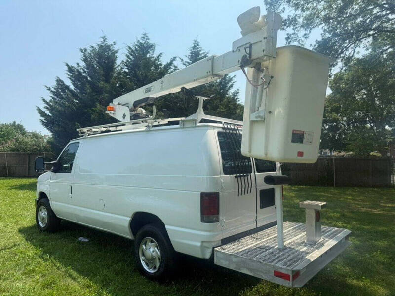 2011 Ford E-Series E-350 SD