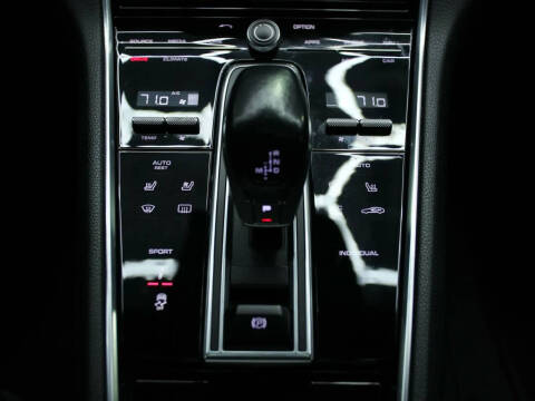 2017 Porsche Panamera