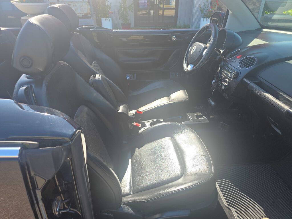 2008 Volkswagen New Beetle Convertible 56