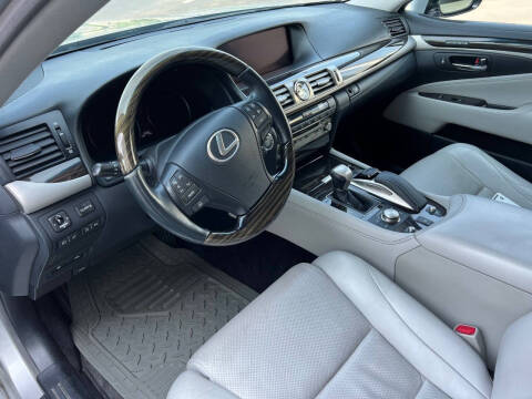 2017 Lexus LS 460