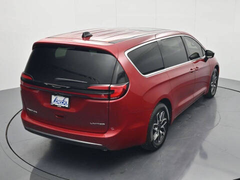 2027 Chrysler Pacifica Limited