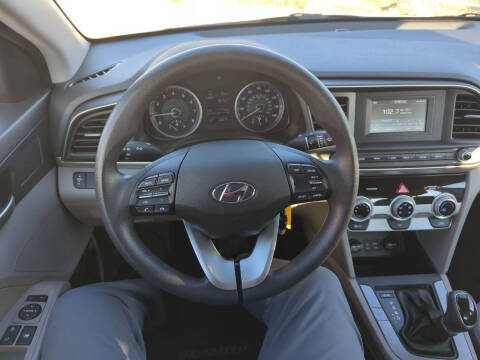 2019 Hyundai Elantra SE