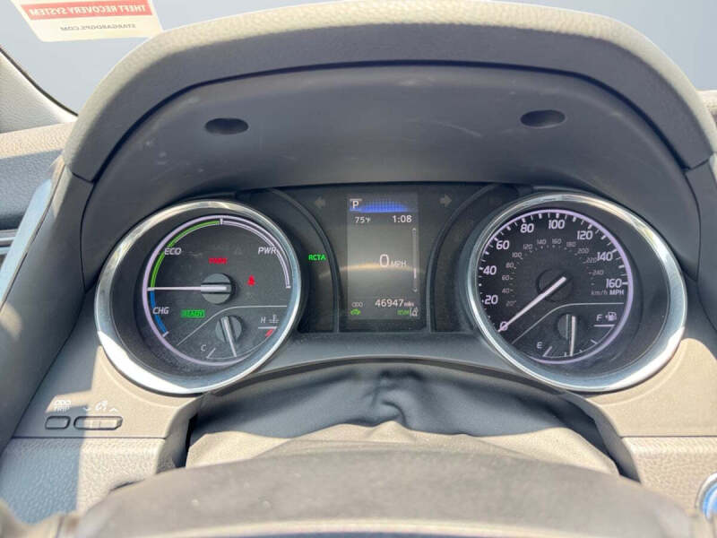 2020 Toyota Camry Hybrid LE