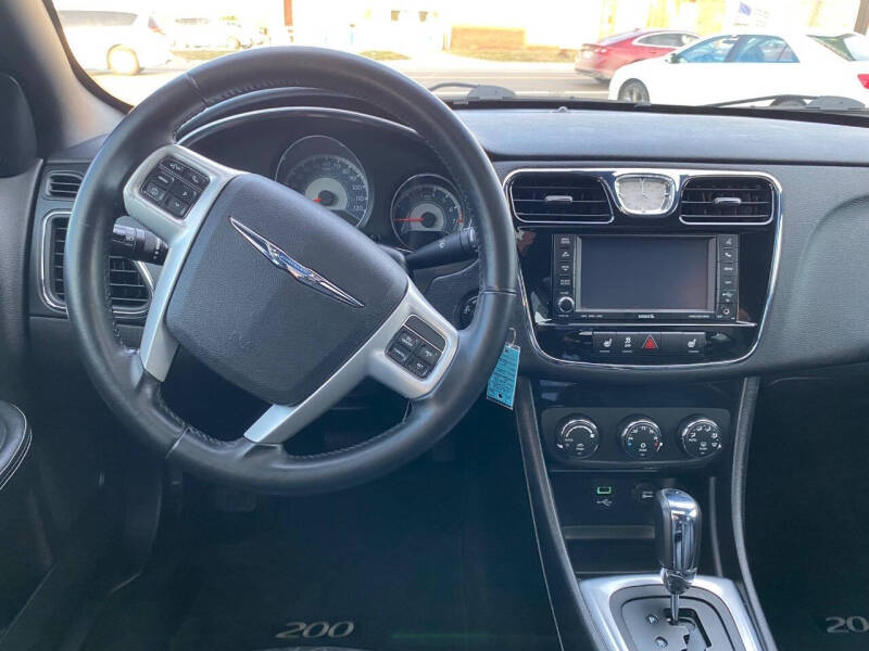 2013 Chrysler 200 Limited