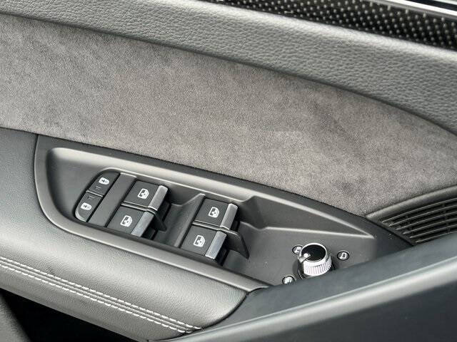 2025 Audi SQ5 3.0T quattro Premium Plus