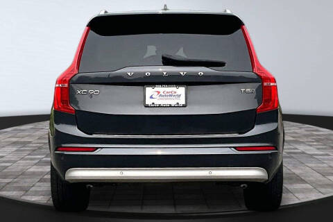 2022 Volvo XC90 T5 Momentum