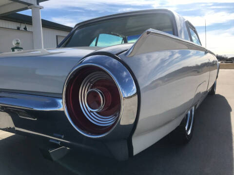 1962 Ford Thunderbird