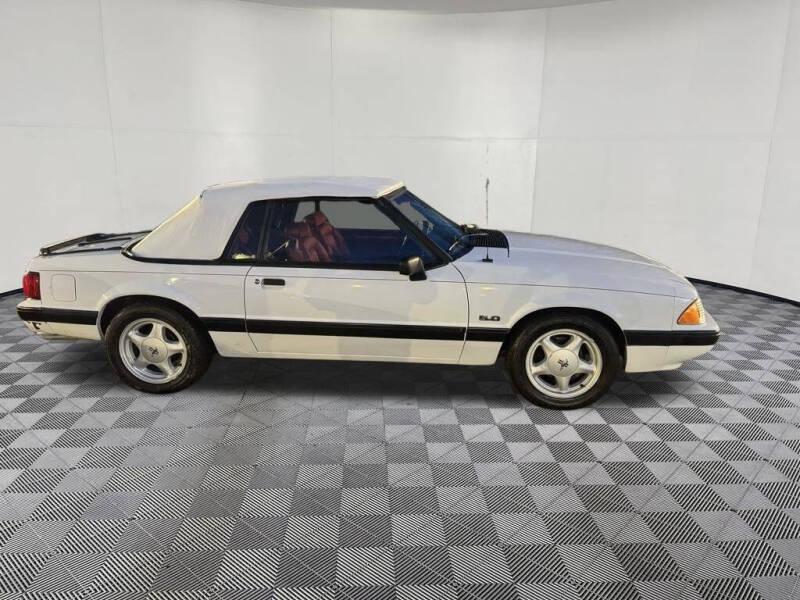 1990 Ford Mustang