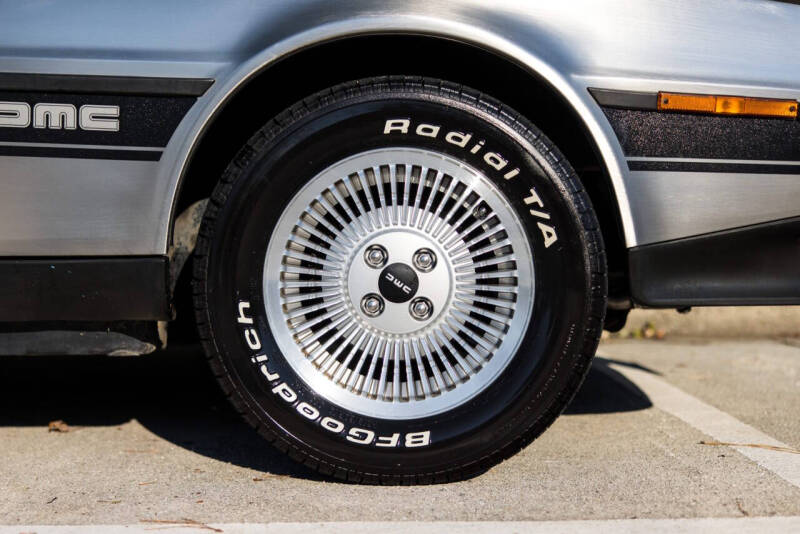1981 DeLorean DMC-12