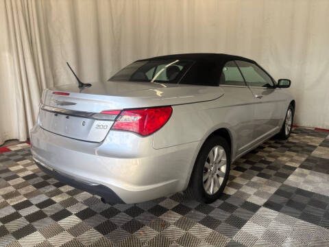 2012 Chrysler 200 Touring