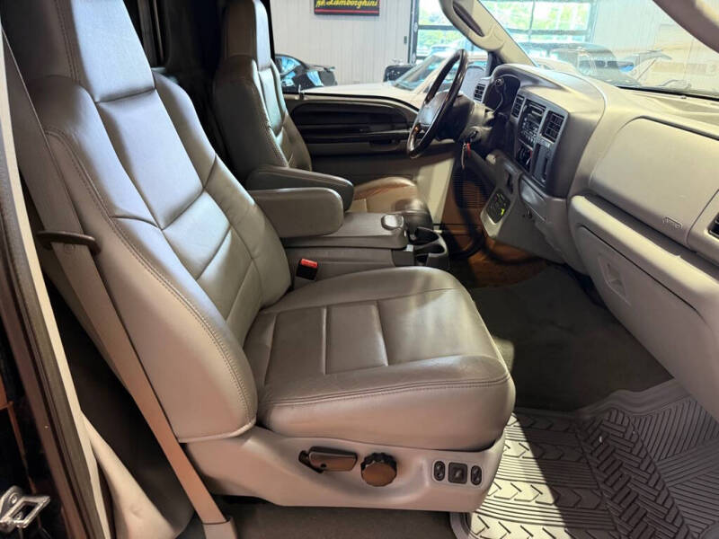 2005 Ford Excursion XLT