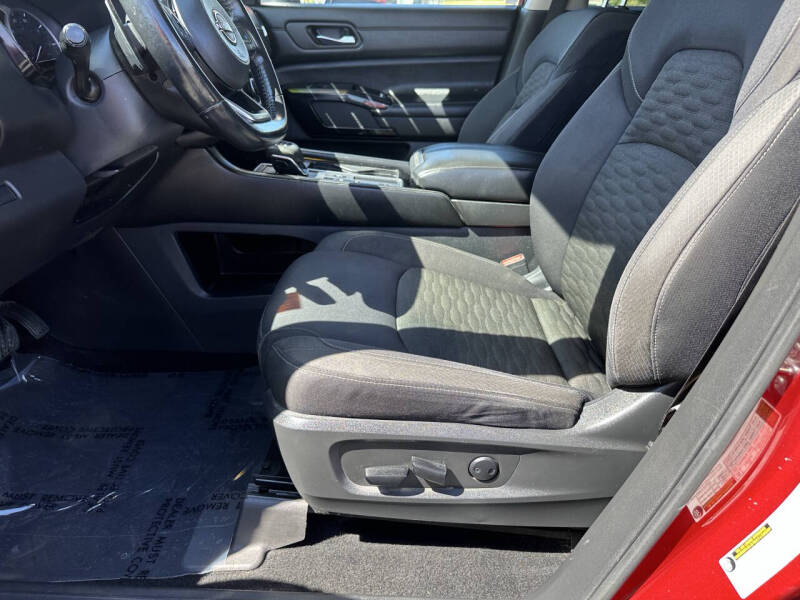 2022 Nissan Pathfinder SV