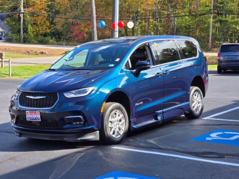 2023 Chrysler Pacifica Touring L