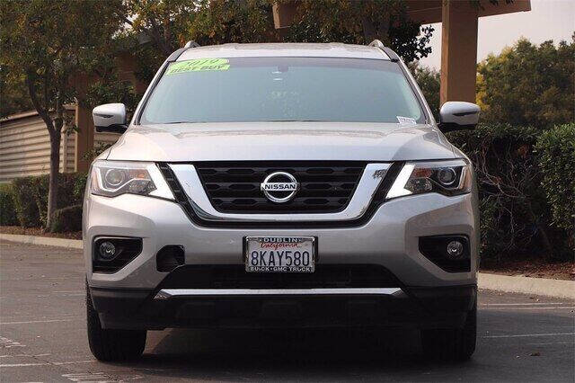 2019 Nissan Pathfinder SL