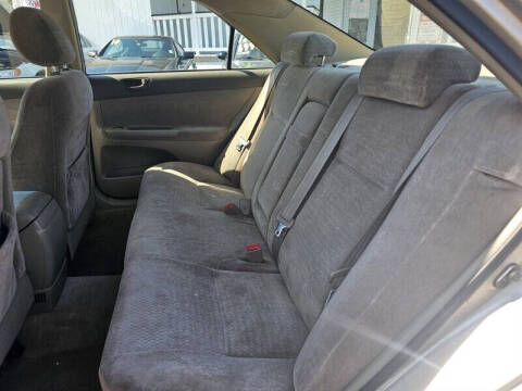 2004 Toyota Camry Standard