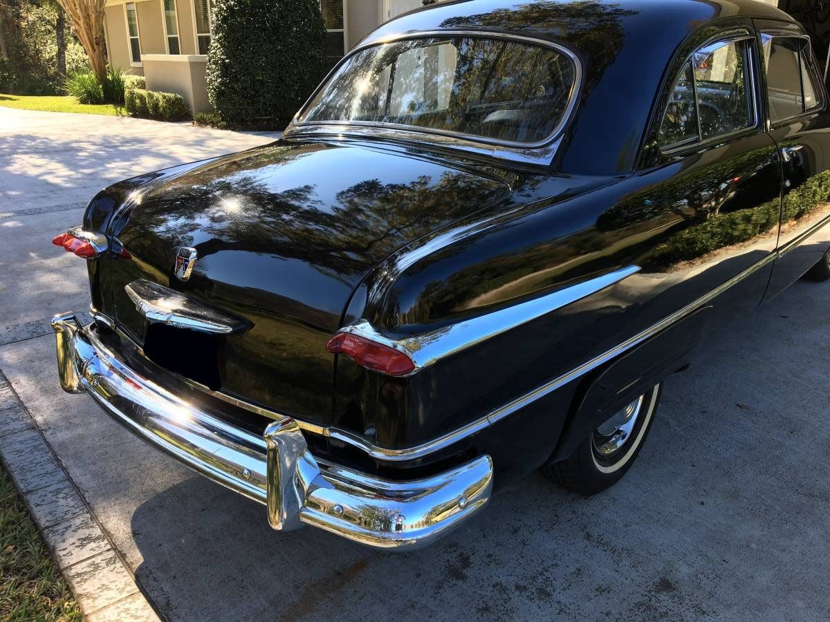 1951 Ford Deluxe 4