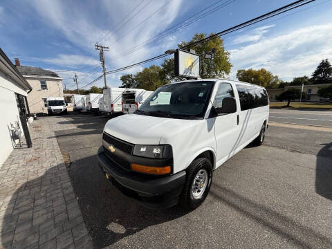 2022 Chevrolet Express LS 3500