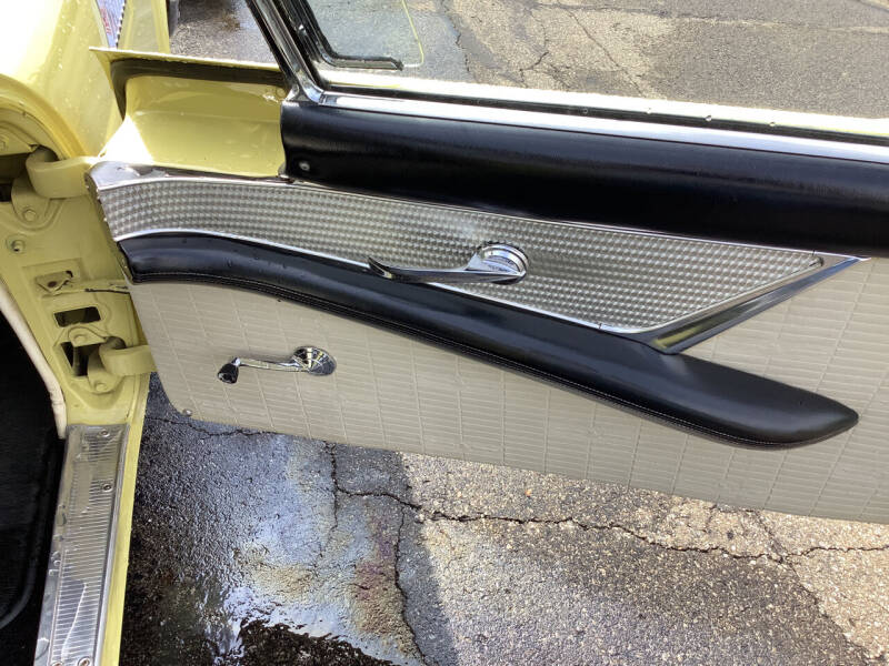 1957 Ford Thunderbird