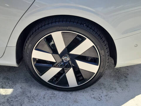 2024 Volvo S60 Recharge T8 Plus Dark Theme