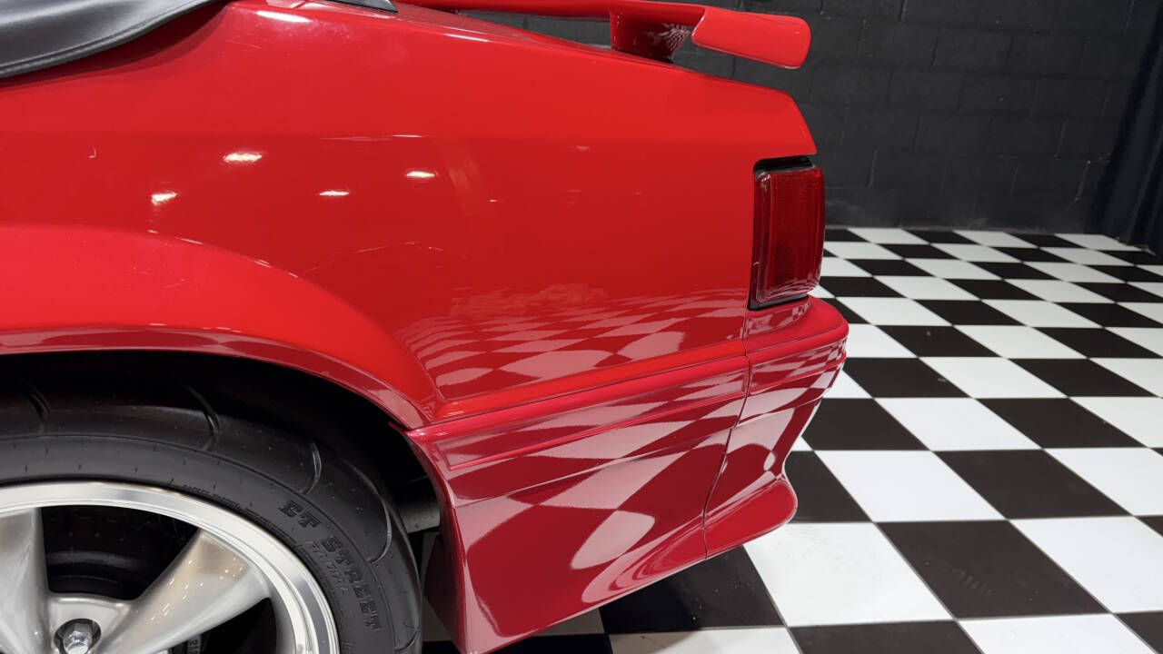 1993 Ford Mustang 26